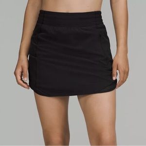 lululemon Black Hotty Hot High-Rise Skirt - Size 6 *Long